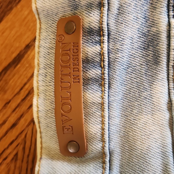 Evolution Jeans - Picture 2 of 3